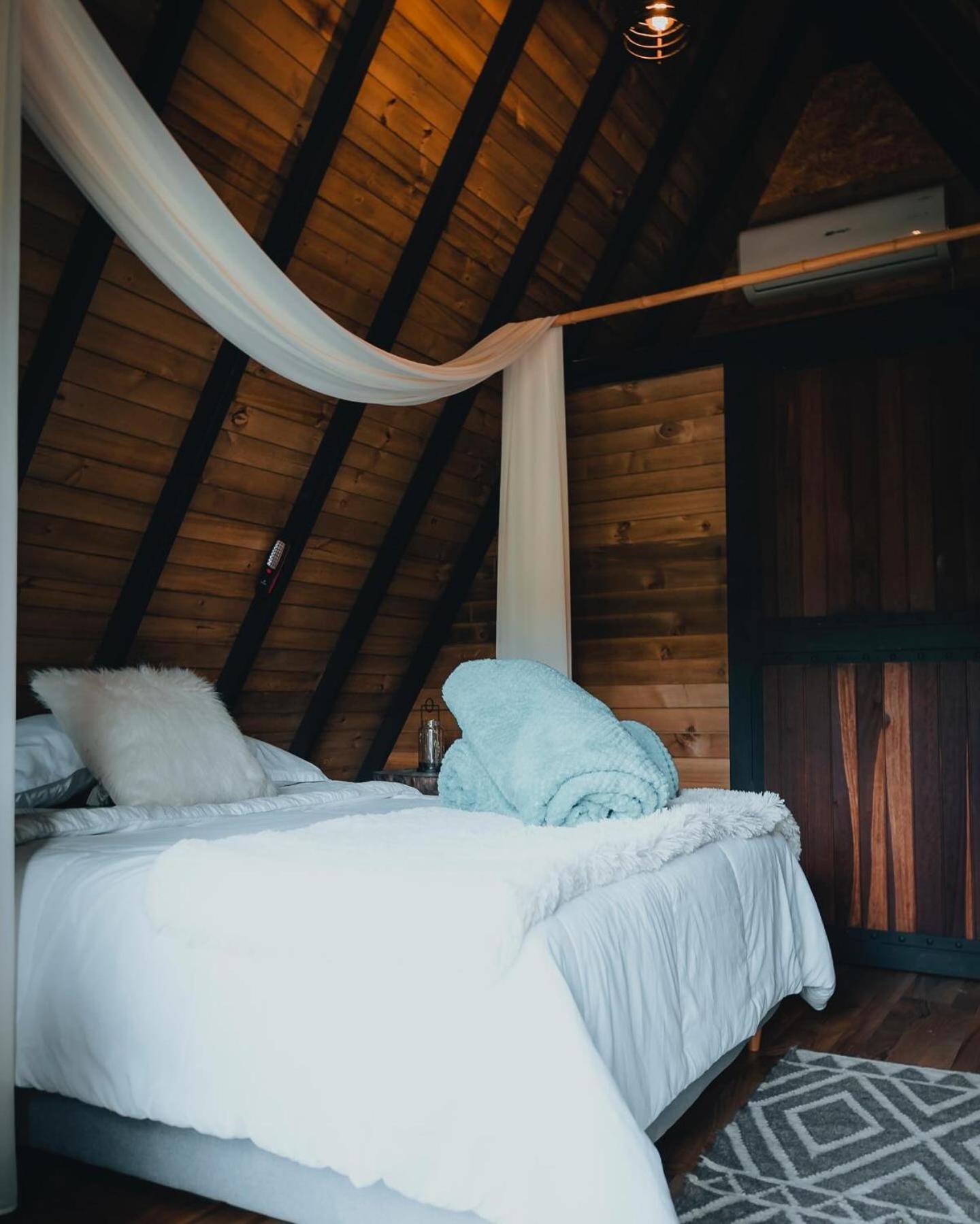 Cardinal Glamping Hotel Guatape Exterior photo